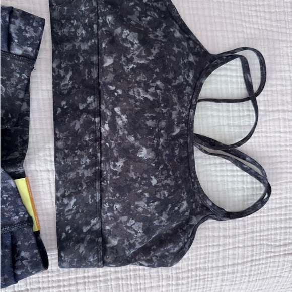 Target matching work out set . Top is a M bottom are S bottoms have tags - Picture 2 of 5